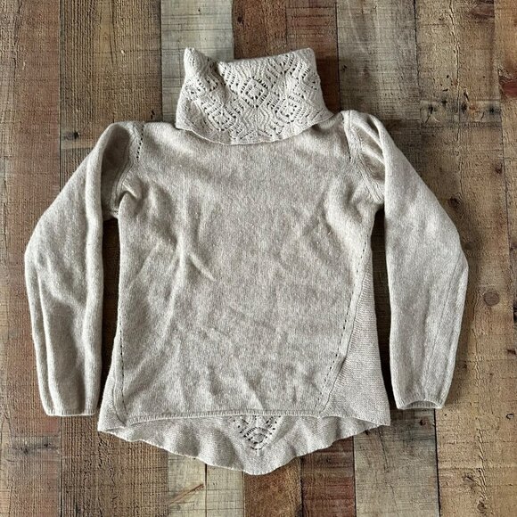 L'atelier Cashmere long sleeve turtle neck sweater women's small